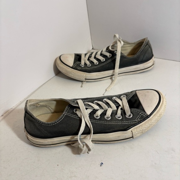 Converse all star unisex low top lace up‎ shoes in size 7 women’s size 5 men’s - Picture 3 of 11